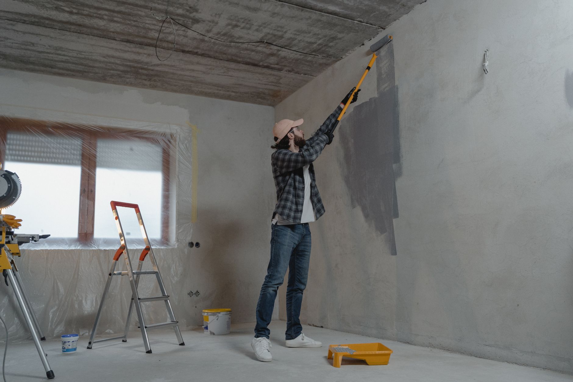Peintre en bâtiment équipe à Saint-Pierre